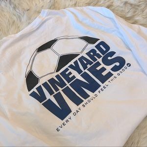 Men’s XS Vineyard Vines Soccer graphic Long Sleeve Tee